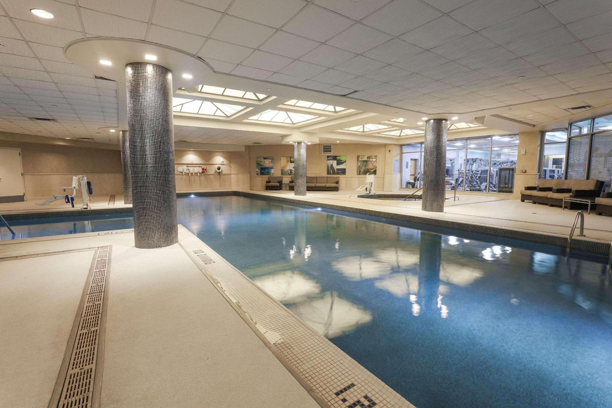 Radisson Plaza Hotel And Suites Kalamazoo Exteriör bild