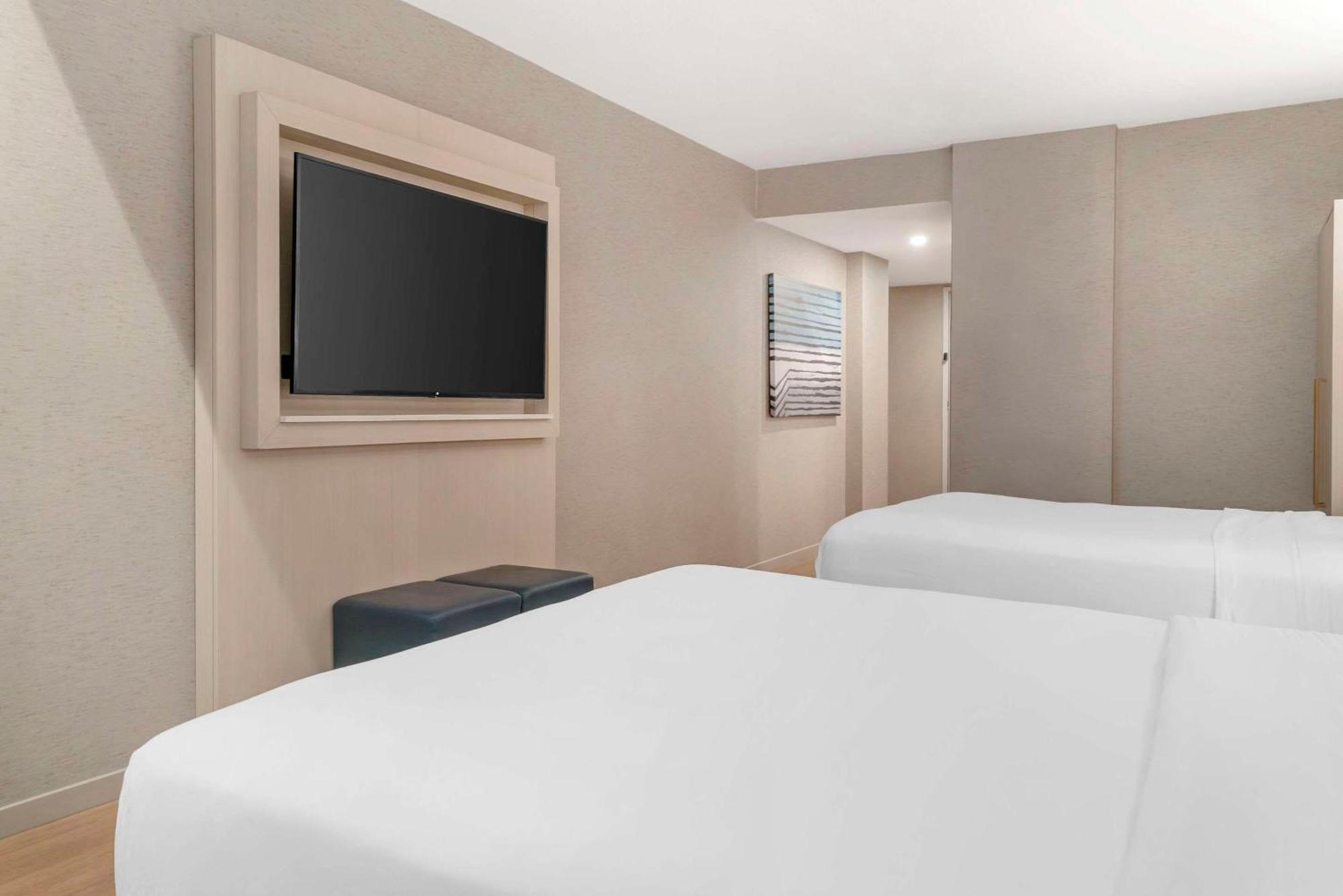 Radisson Plaza Hotel And Suites Kalamazoo Exteriör bild